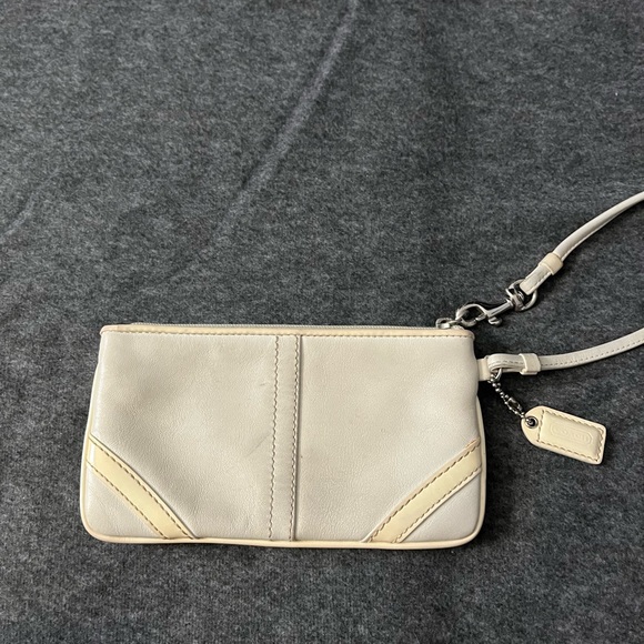 Coach Off-White Wristlet - Picture 2 of 4